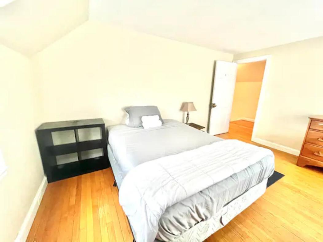 Town Plot Waterbury Apartment Екстериор снимка